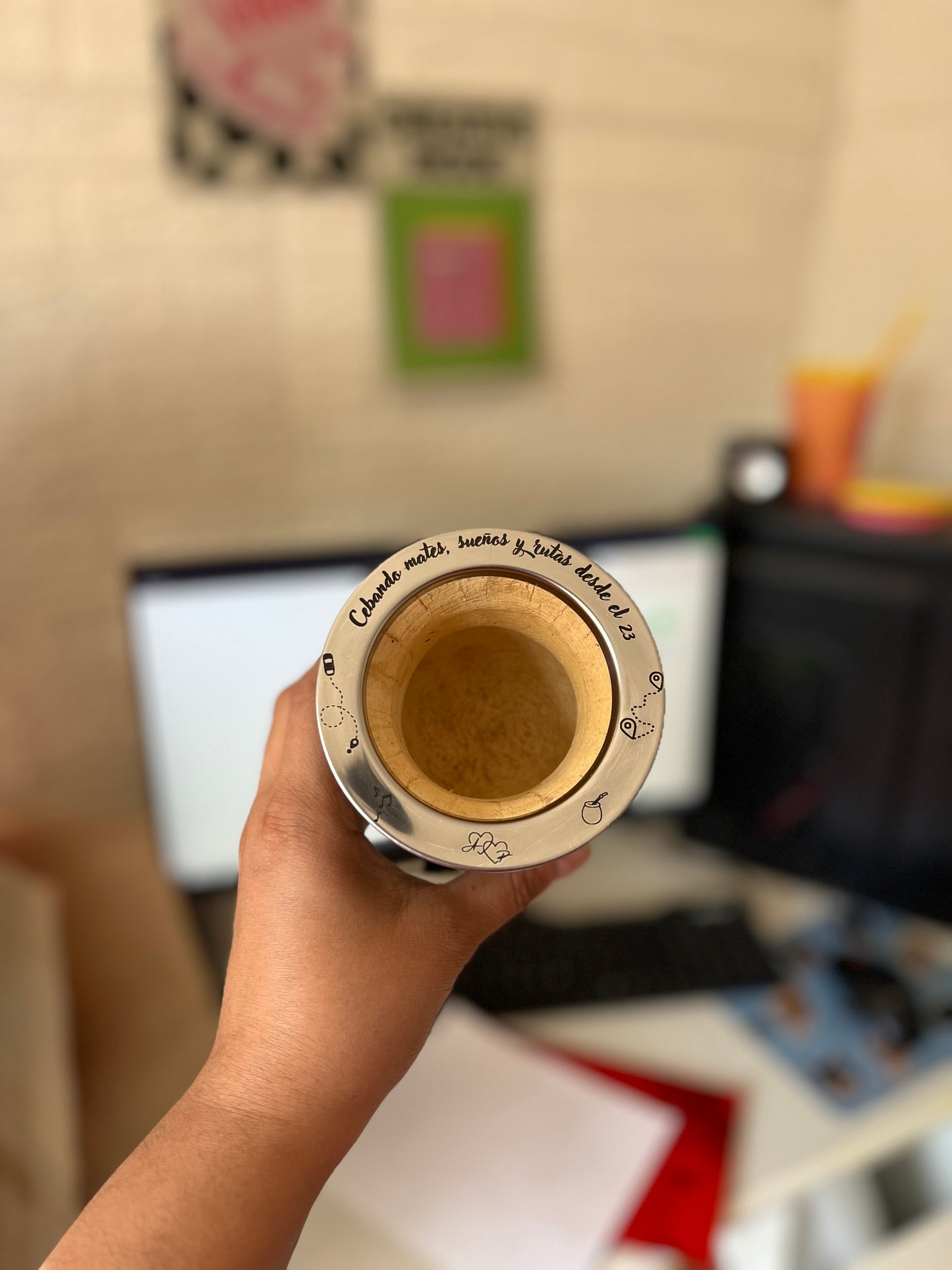 Mate de cuero con grabado