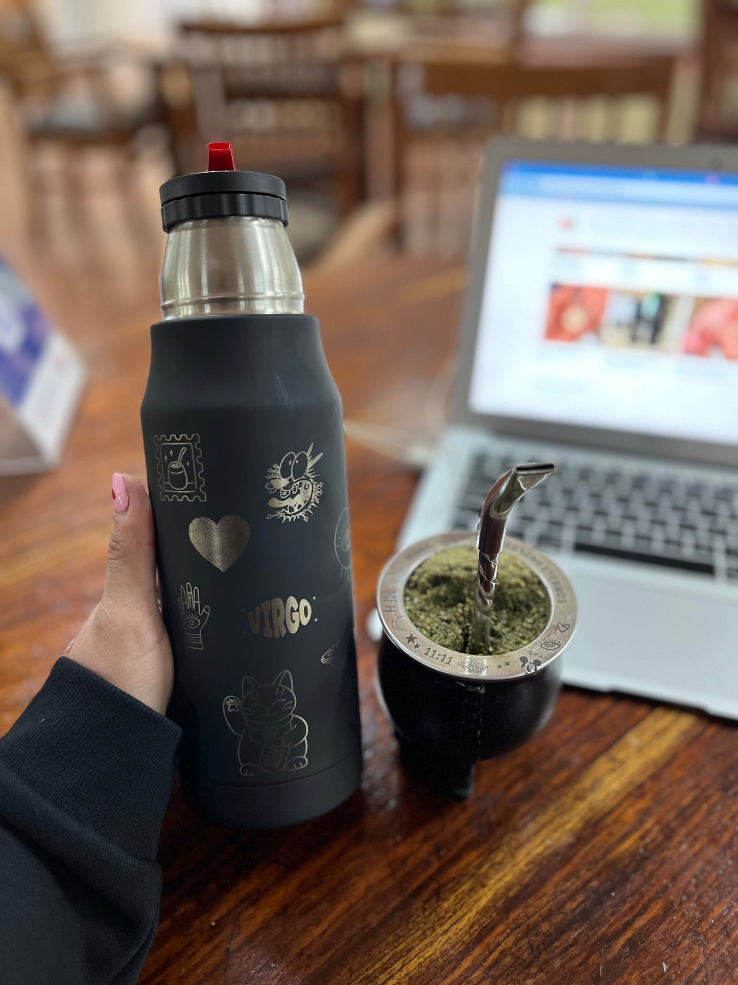 Set mate y termo con minis diseños personalizados