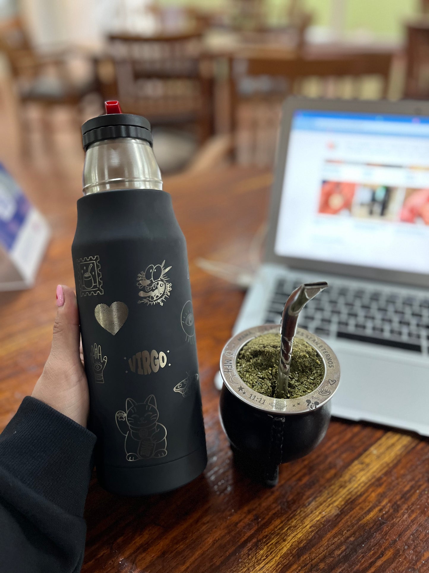 Set mate y termo con minis diseños personalizados
